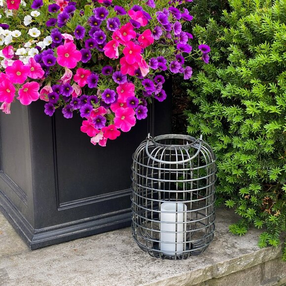 Grid Metal Lantern with Handle - Picture 4 of 10